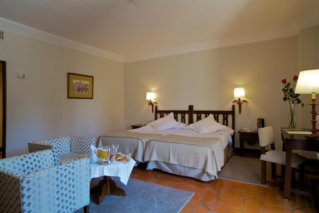 Parador de Ávila Exterior foto