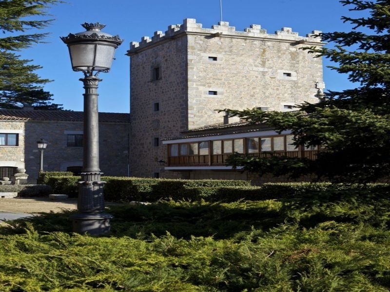 Parador de Ávila Exterior foto