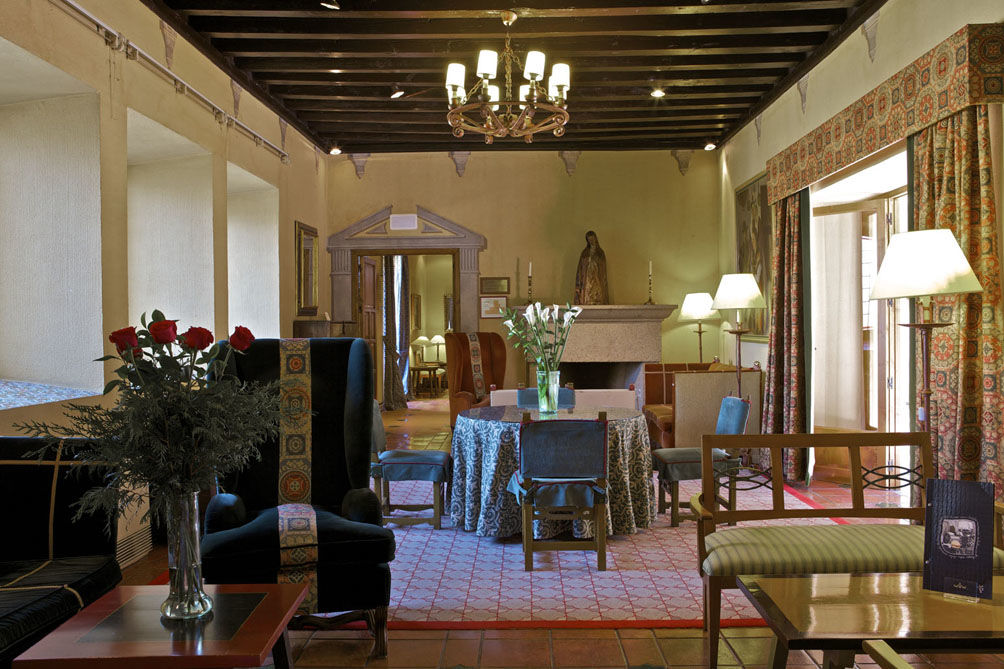 Parador de Ávila Exterior foto