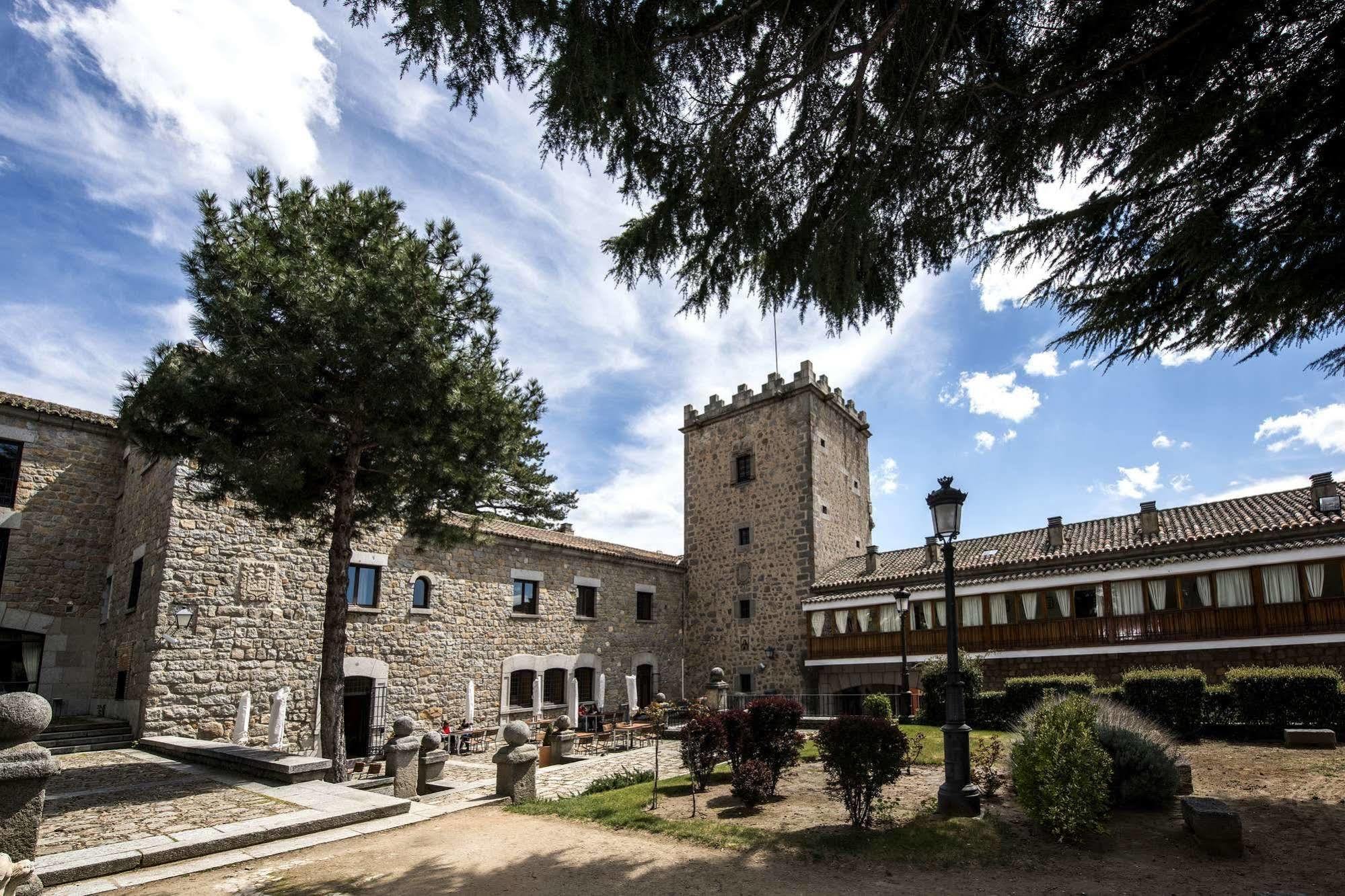 Parador de Ávila Exterior foto